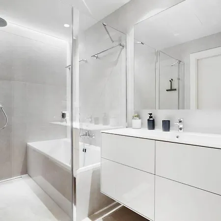 דירה Brand New Luxury 2bd Velaya Beachfront Rdr442 אסטפונה